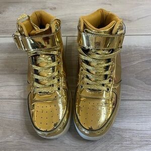 * Gold Sneaker Size 37